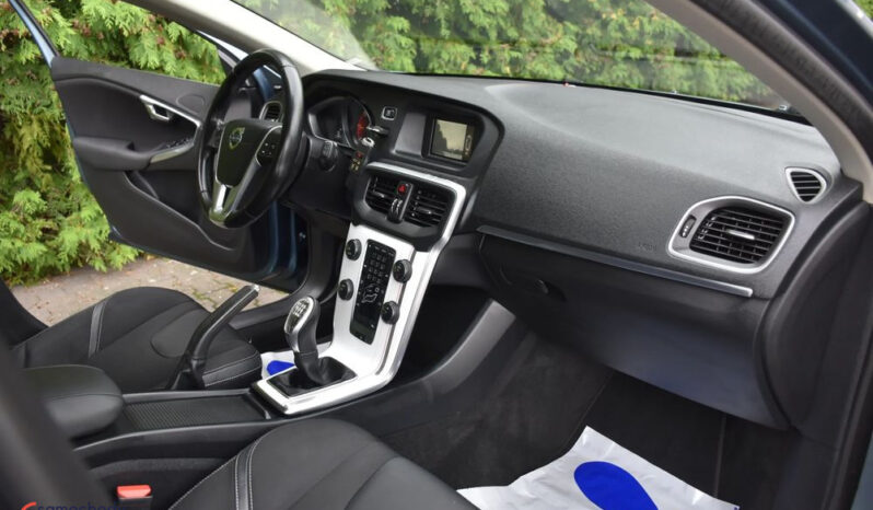 Volvo V40 D2 Momentum full