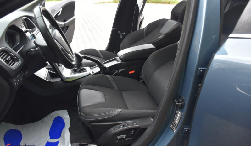 Volvo V40 D2 Momentum full