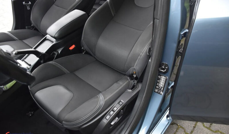 Volvo V40 D2 Momentum full