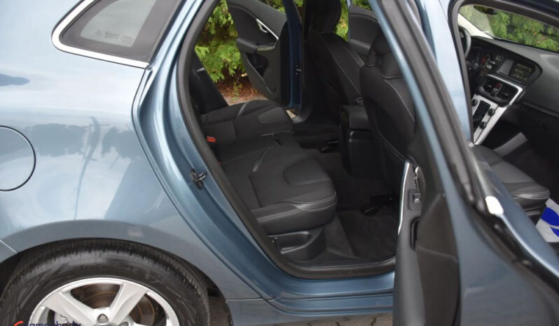 Volvo V40 D2 Momentum full