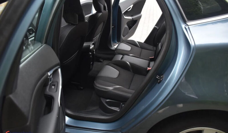 Volvo V40 D2 Momentum full