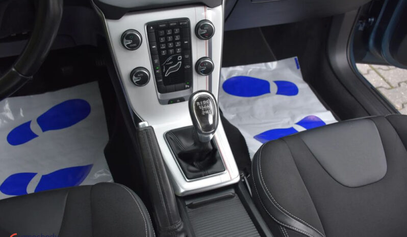 Volvo V40 D2 Momentum full
