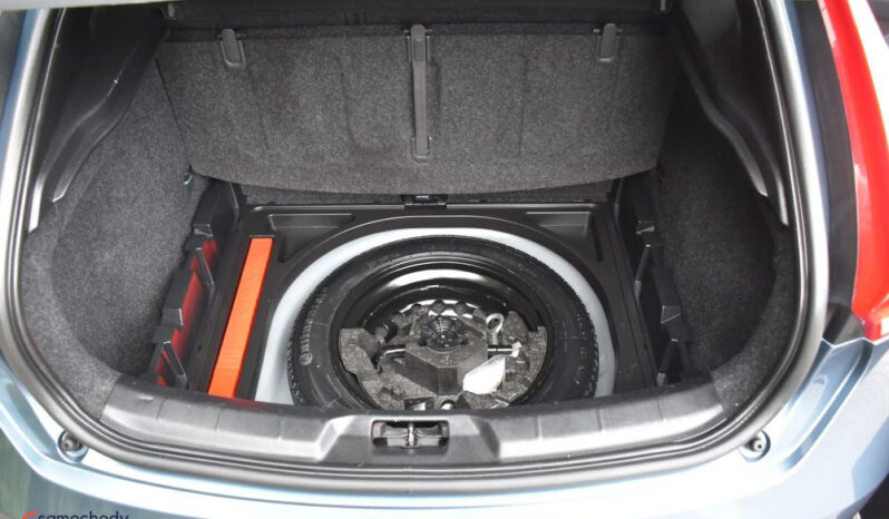 Volvo V40 D2 Momentum full