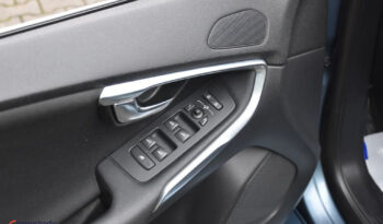 Volvo V40 D2 Momentum full