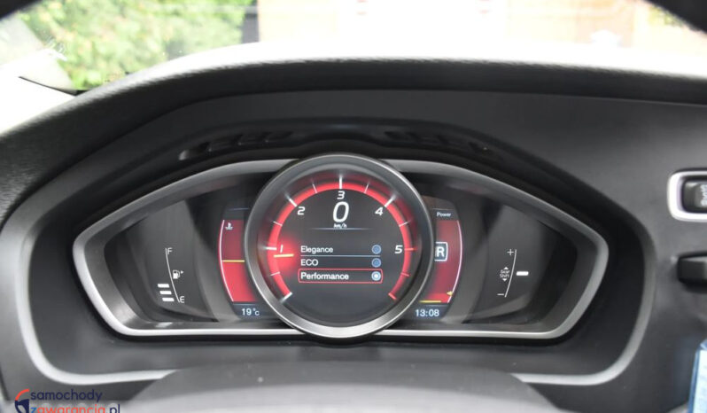 Volvo V40 D2 Momentum full