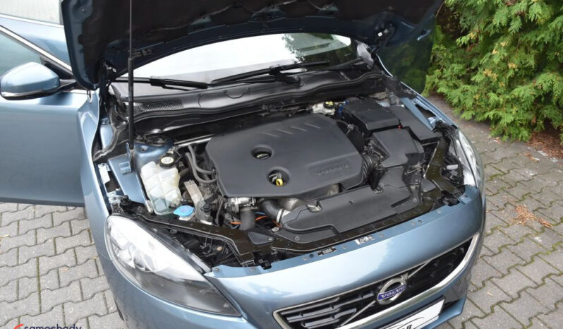 Volvo V40 D2 Momentum full