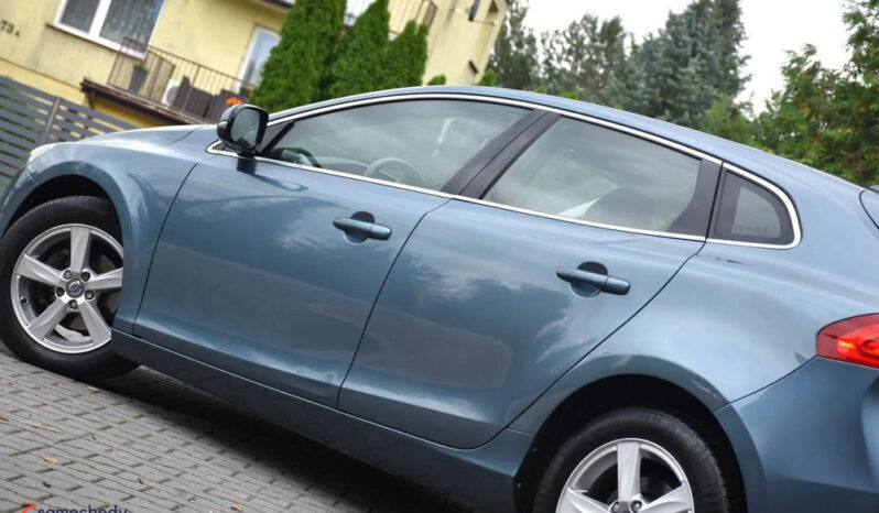 Volvo V40 D2 Momentum full