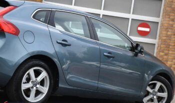 Volvo V40 D2 Momentum full