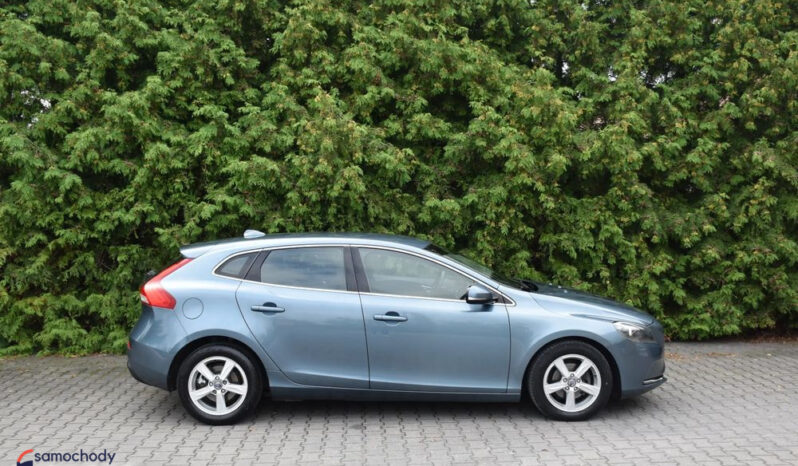 Volvo V40 D2 Momentum full