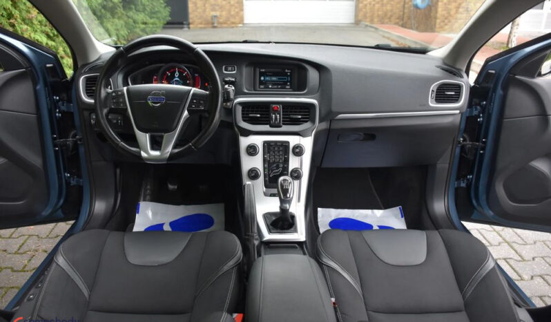 Volvo V40 D2 Momentum full