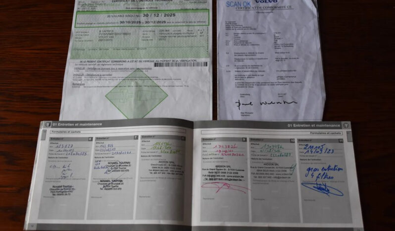 Volvo V40 D2 Momentum full