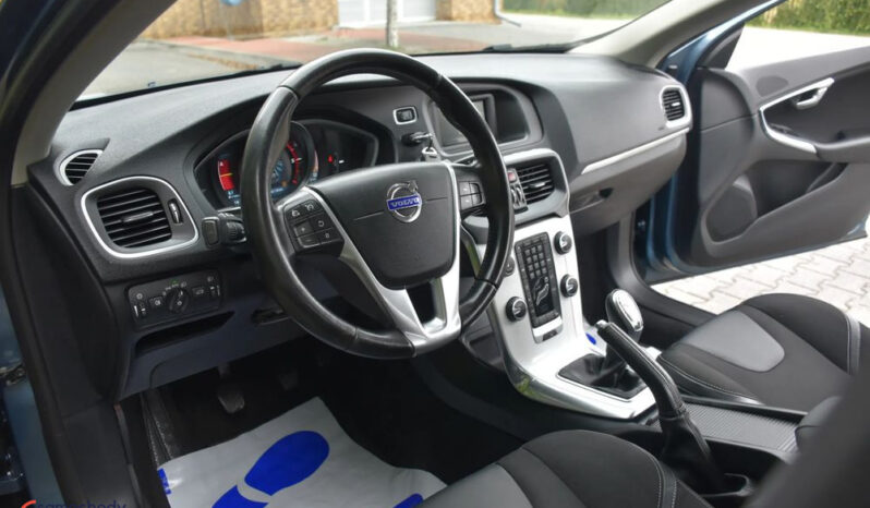 Volvo V40 D2 Momentum full