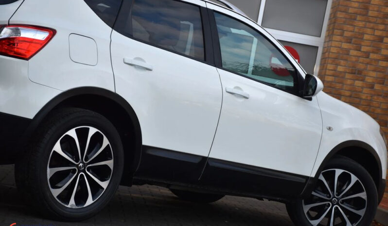 Nissan Qashqai full
