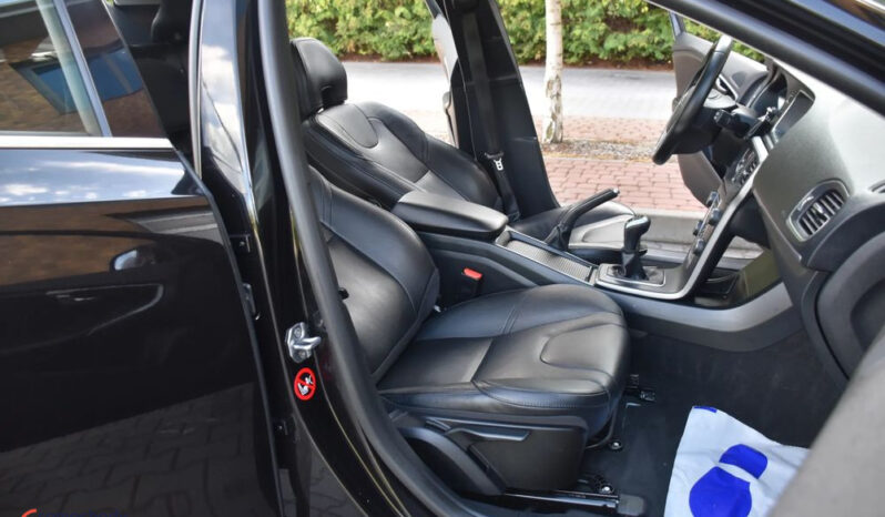 Volvo V40 D2 Drive-E Summum full