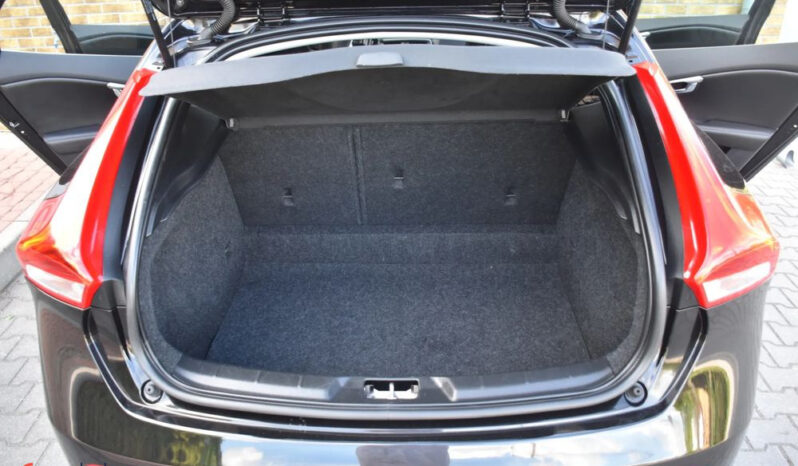 Volvo V40 D2 Drive-E Summum full