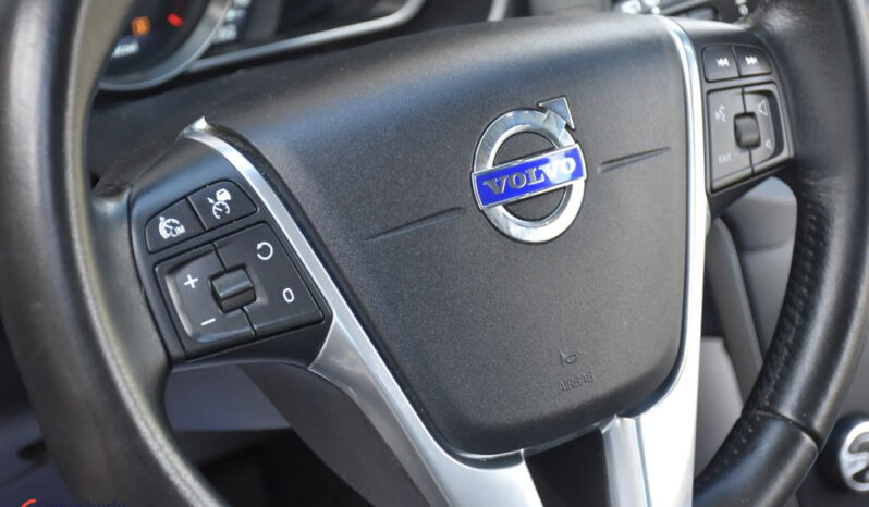 Volvo V40 D2 Drive-E Summum full