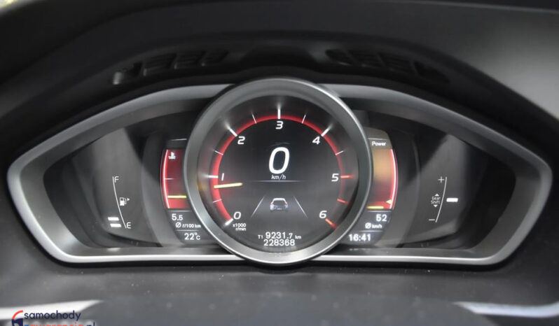 Volvo V40 D2 Drive-E Summum full