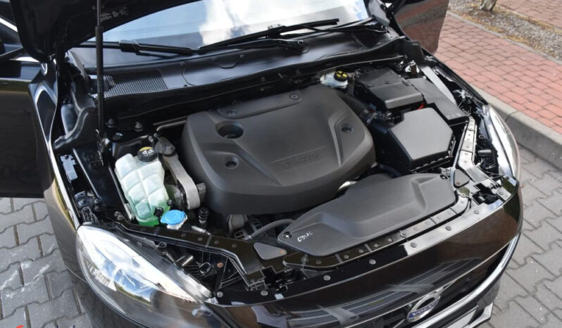 Volvo V40 D2 Drive-E Summum full