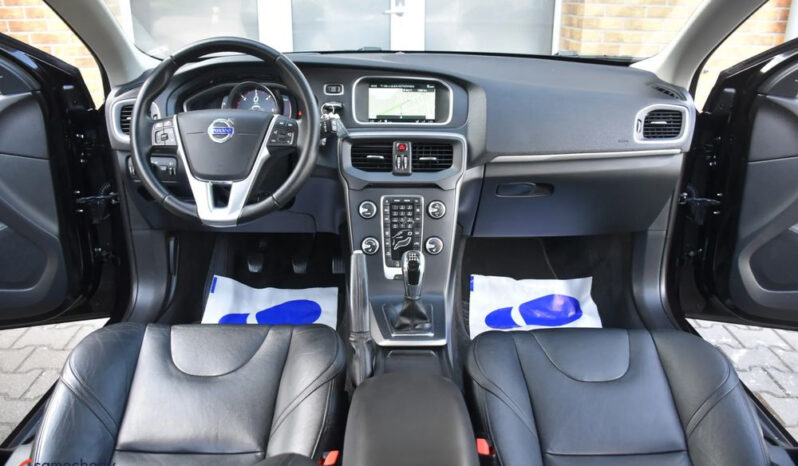 Volvo V40 D2 Drive-E Summum full