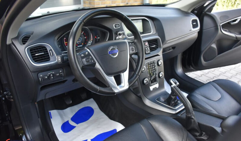 Volvo V40 D2 Drive-E Summum full