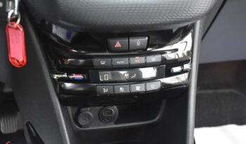 Peugeot 2008 PureTech 110 Stop&Start Crossway full