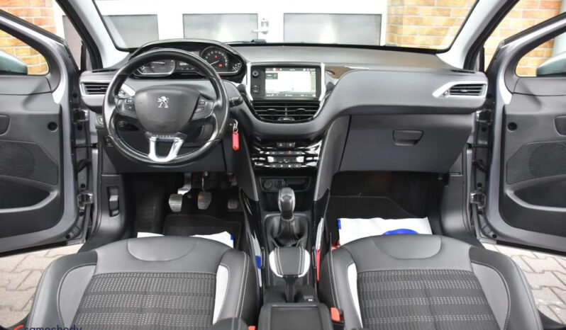 Peugeot 2008 PureTech 110 Stop&Start Crossway full