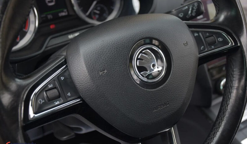 Skoda Octavia 1.6 TDI Sport Edition full