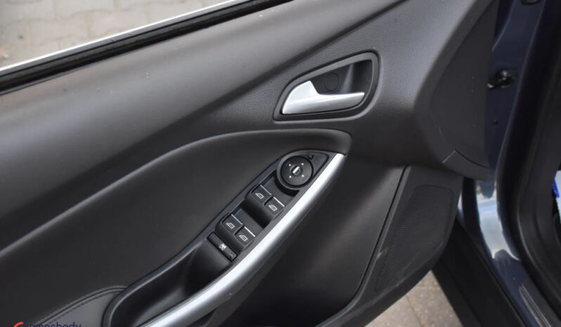Ford Focus 1.6 TDCi DPF Titanium full