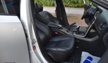 Volvo V40 D2 Momentum full