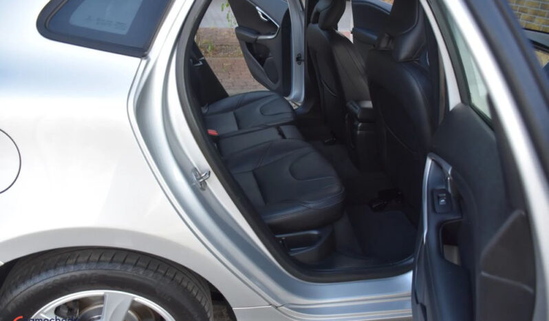 Volvo V40 D2 Momentum full