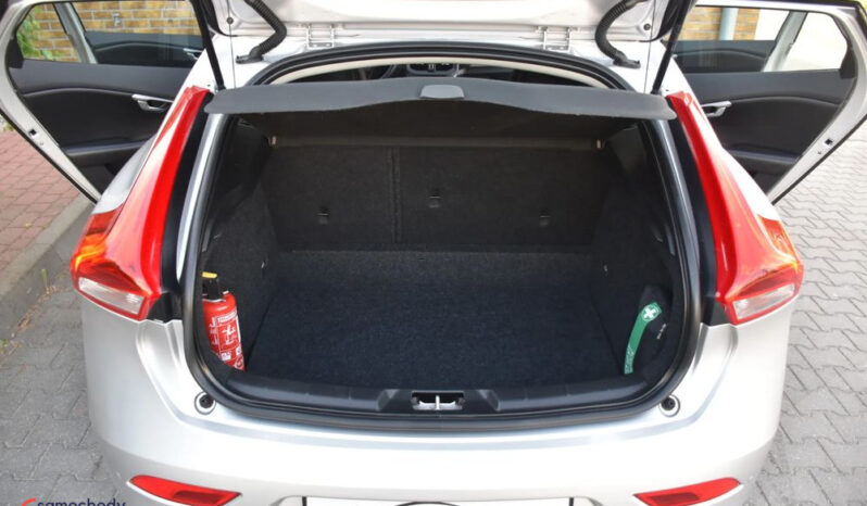 Volvo V40 D2 Momentum full