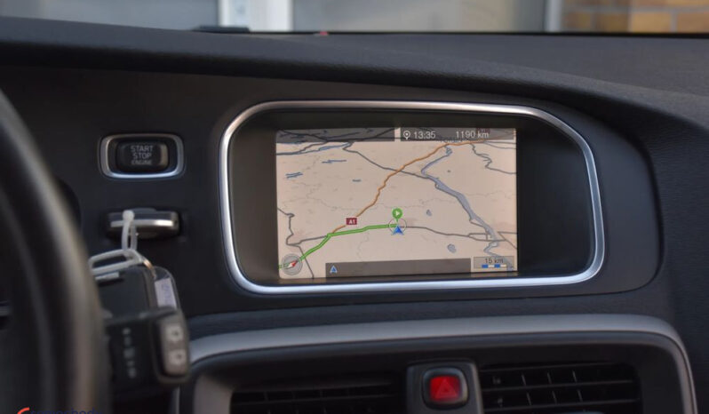Volvo V40 D2 Momentum full