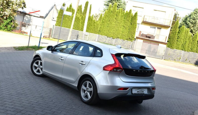 Volvo V40 D2 Momentum full