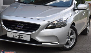 Volvo V40 D2 Momentum full