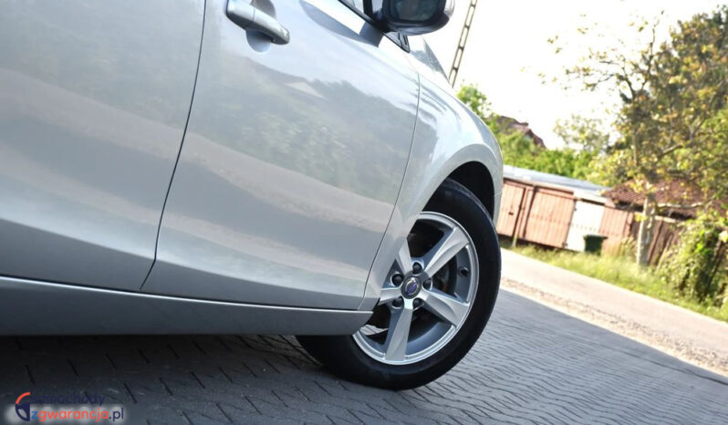 Volvo V40 D2 Momentum full
