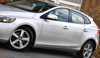 Volvo V40 D2 Momentum full