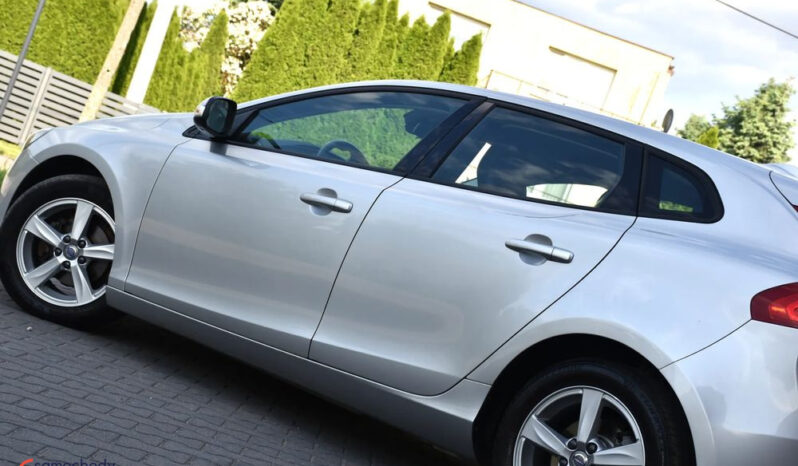 Volvo V40 D2 Momentum full