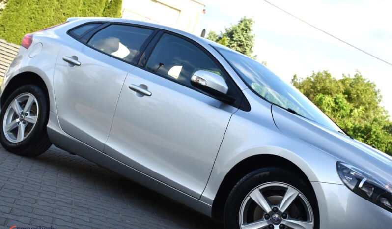 Volvo V40 D2 Momentum full