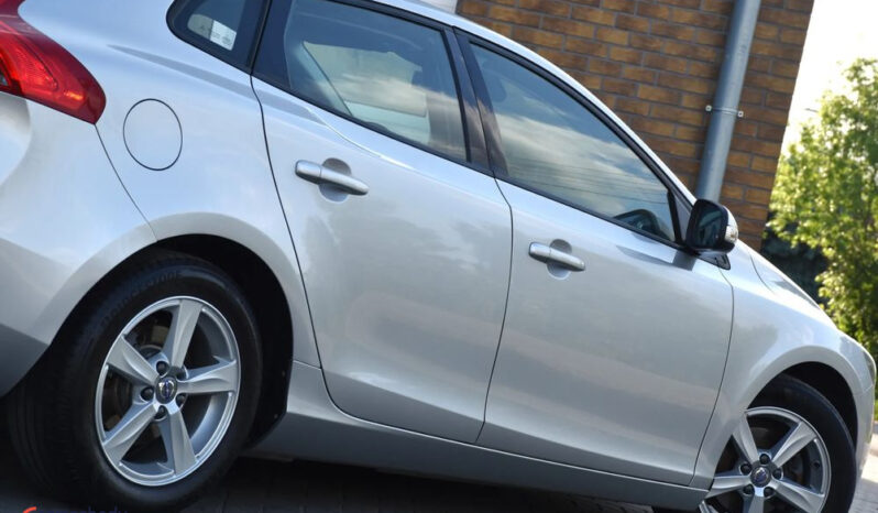Volvo V40 D2 Momentum full