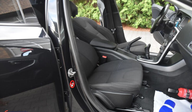 Volvo V40 D3 full