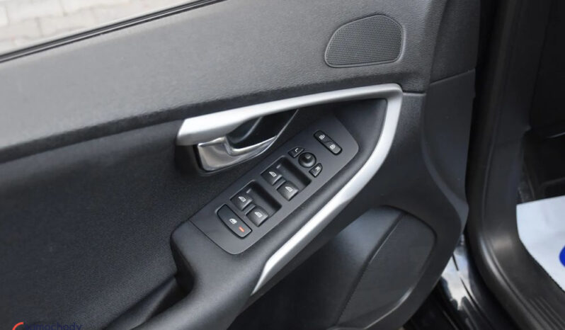 Volvo V40 D3 full